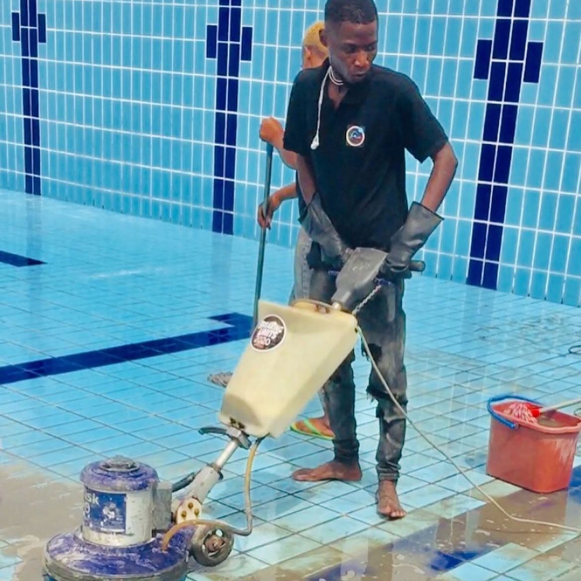PeeFee pool cleaning project 07