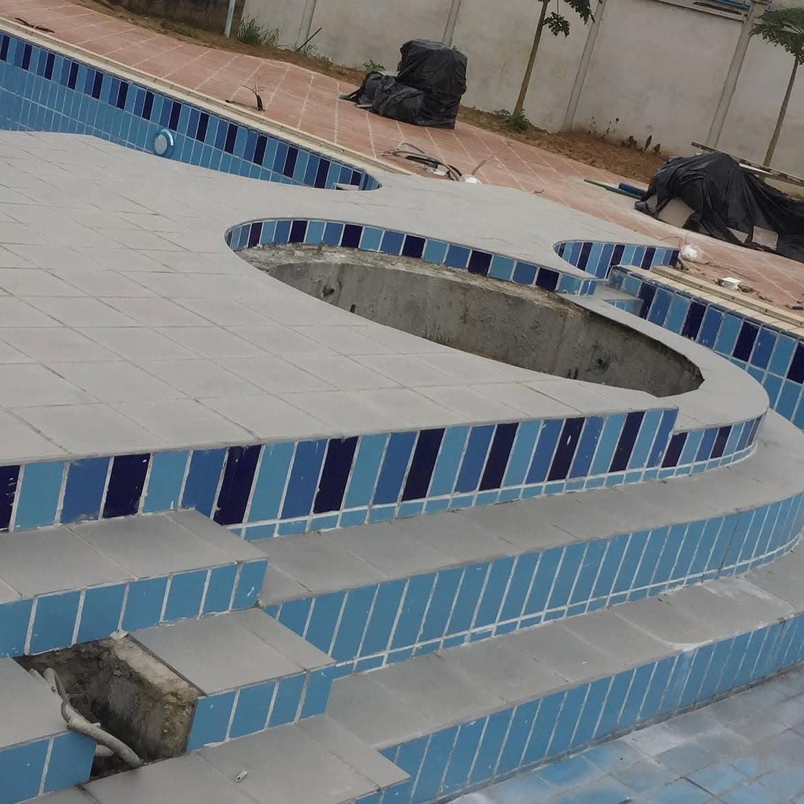 PeeFee pool cleaning project 10