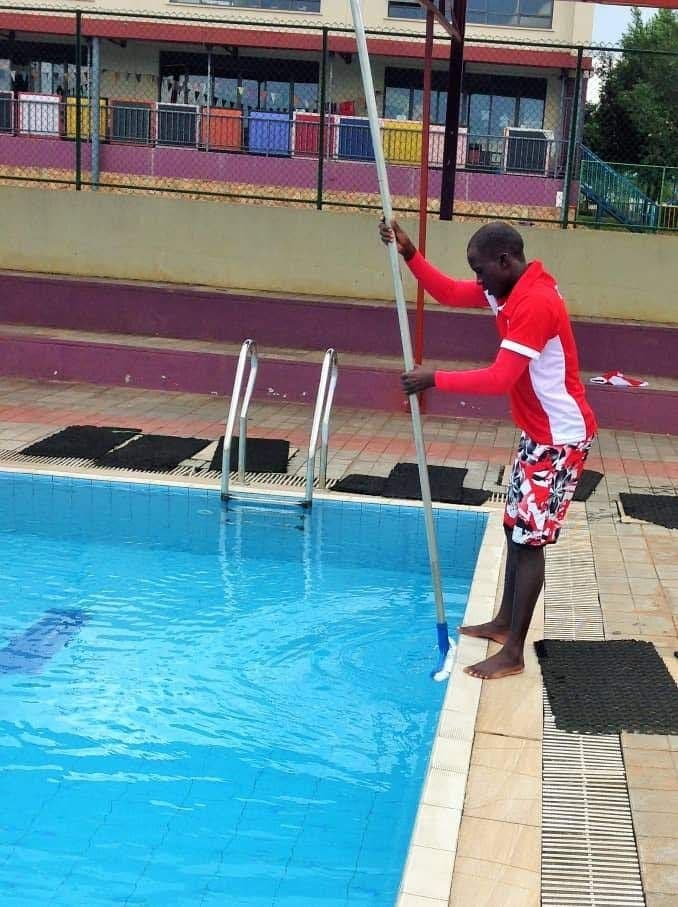PeeFee pool cleaning service